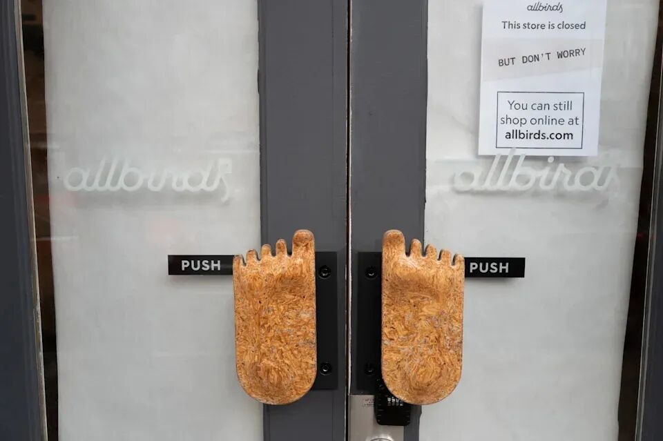 快倒闭的硅谷神鞋，转行 AI 股价暴涨 7 倍，龙虾之父都懵了