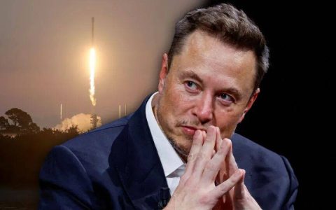 刚刚，马斯克成人类史上首位万亿富翁，但全网最羡慕的是 SpaceX 焊工