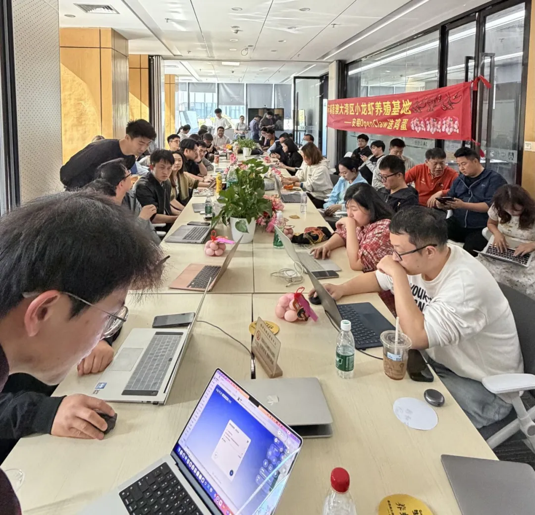 卖铲子还是挖金子？离开大厂用AI创业的年轻人
