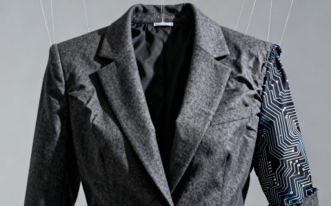 当AI图“入侵”服装电商：买家当毒药，卖家作解药